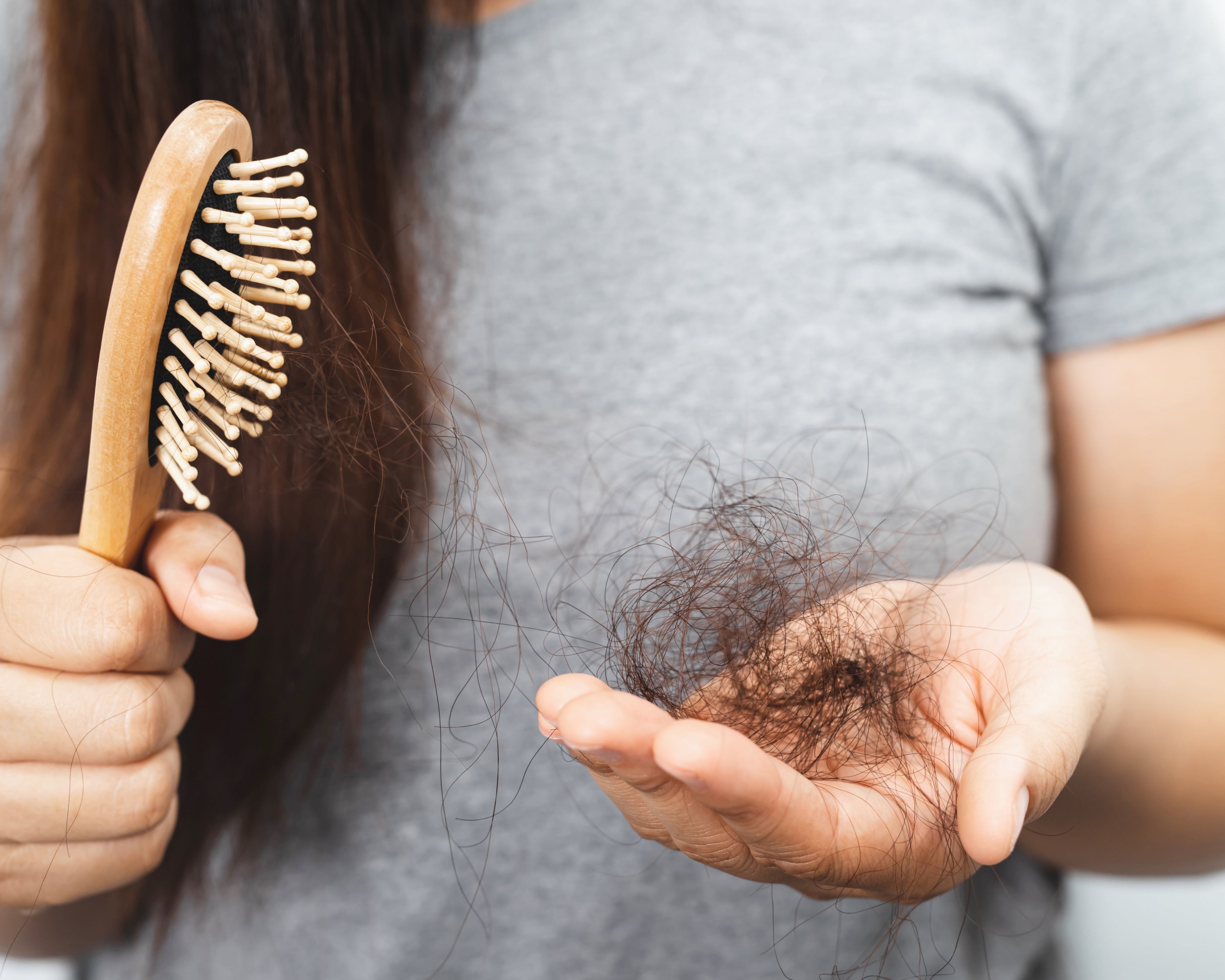 Schilddrüsenunterfunktion: Warum sie zu Haarausfall führen kann