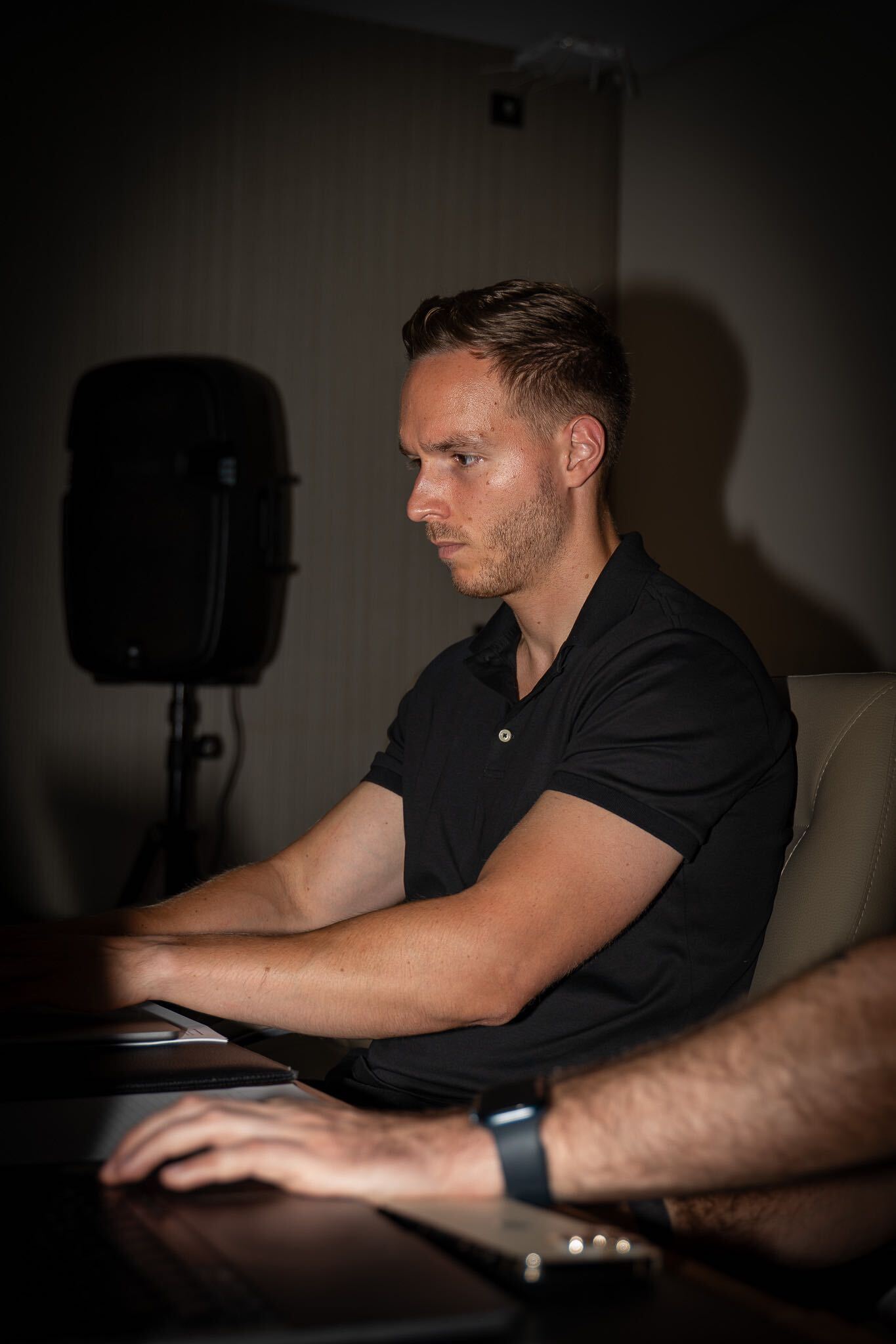 Adrian_recherchiert.jpg